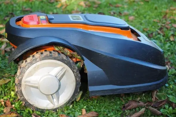 robotic lawn mower service